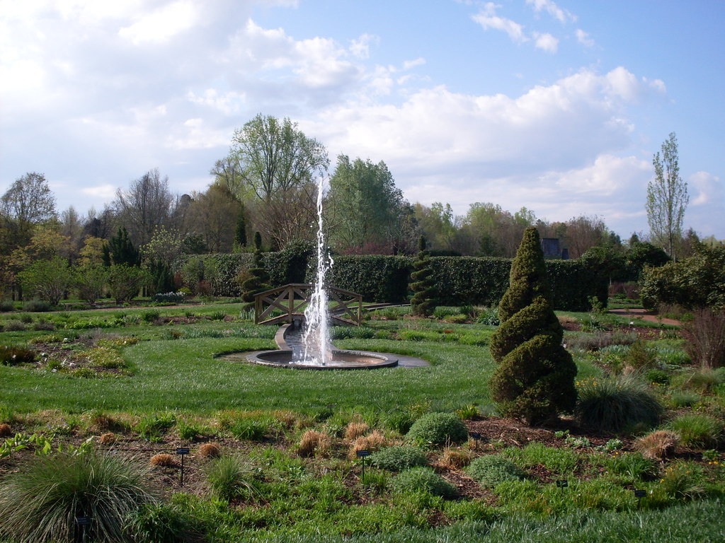 Fountain, Daniel Stowe Botanical Garden, North Carolina