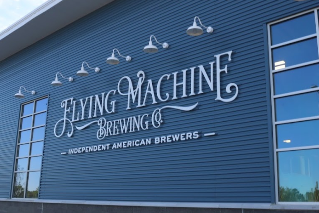 Best Bars On The North Carolina Coast - Flying Machine Brewing