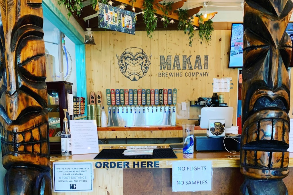 Best Bars On The North Carolina Coast - Makai Brewing Company