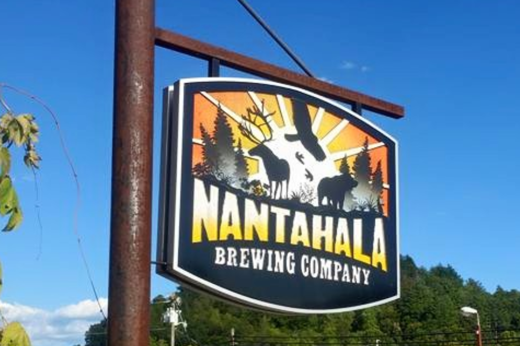 Best Bars in the Great Smoky Mountains - Nantahala Brewing Company