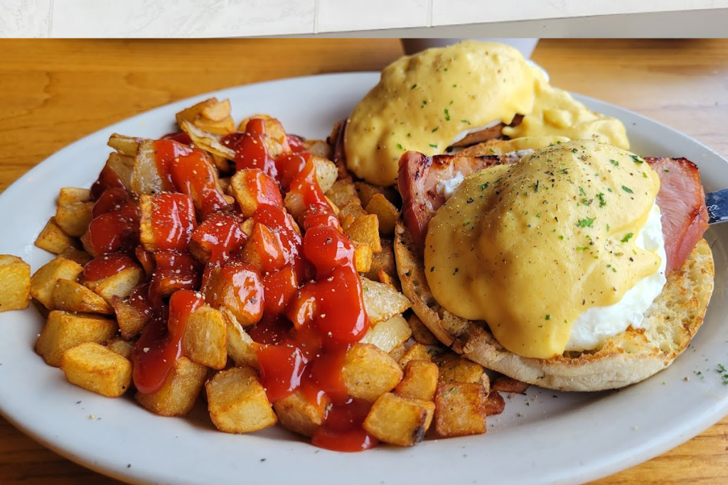 Best Brunch and Breakfast in Charlotte, NC - Eddie's Place Restaurant & Bar