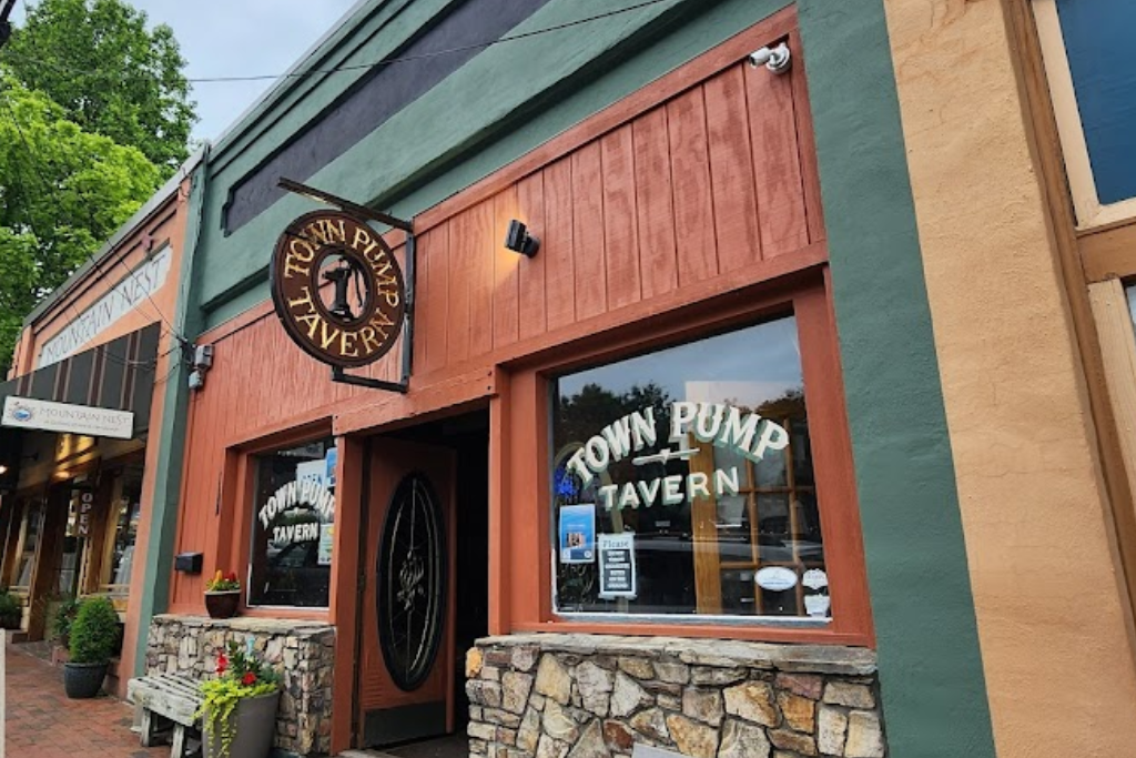 Best Cocktail Bars in Black Mountain NC - Town Pump Tavern