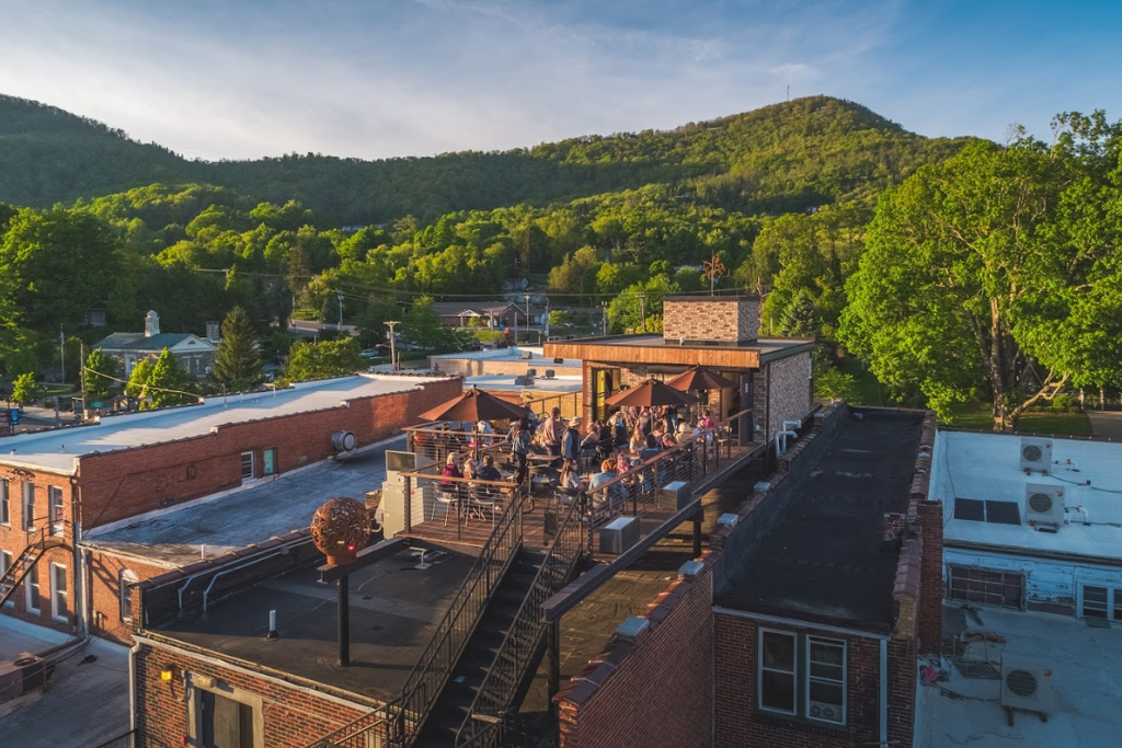 Best Cocktail Bars in the High Country - The Horton Hotel & Rooftop Lounge