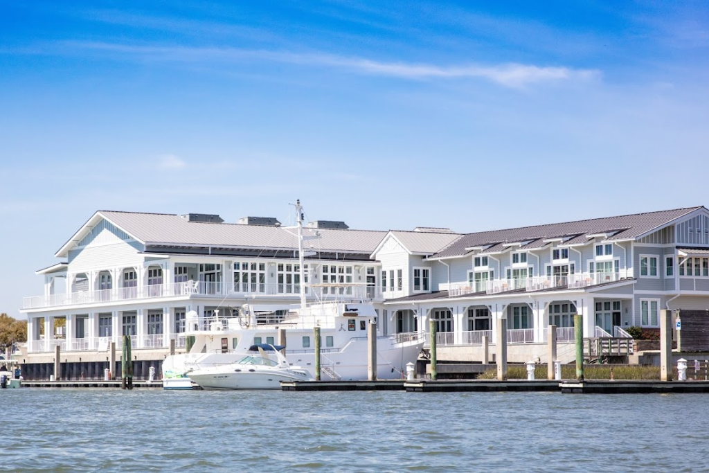 Best Romantic Getaways On The North Carolina Coast - The Beaufort Hotel