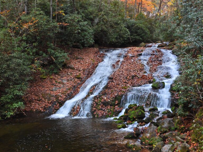 Best hiking in the great smoky mountains - Indian Falls at Deep Creek