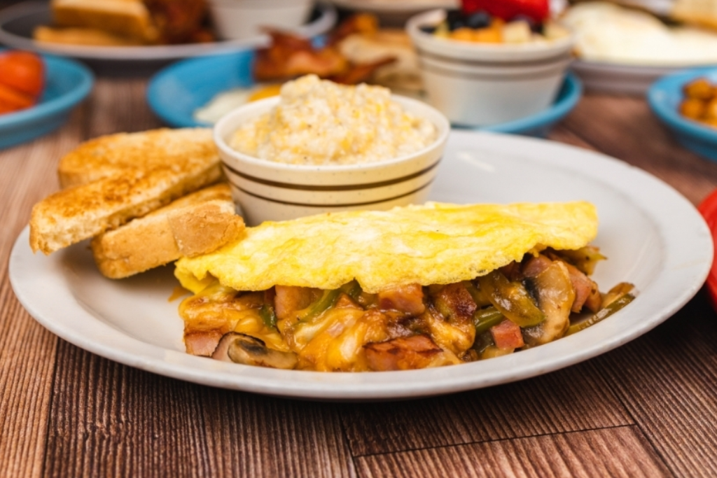 Best Brunch and Breakfast In The Greater Wilmington, NC Area - The Dixie Grill - Brunch