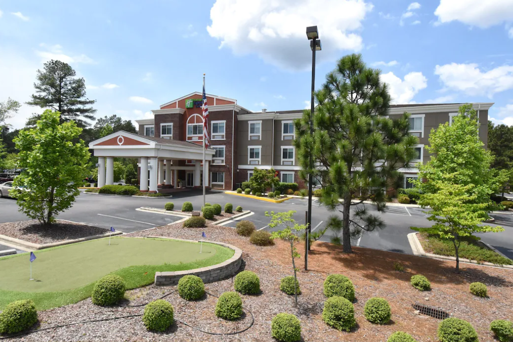 Best Hotels In The Pinehurst and Sandhills Area - Holiday Inn Express Hotel & Suites Southern Pines, an IHG Hotel