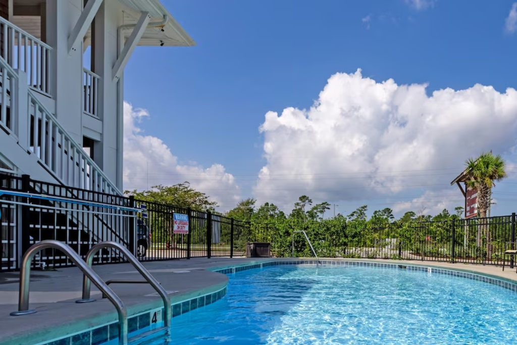 Best Hotels In The Topsail Area - Topsail Shores Inn Pool